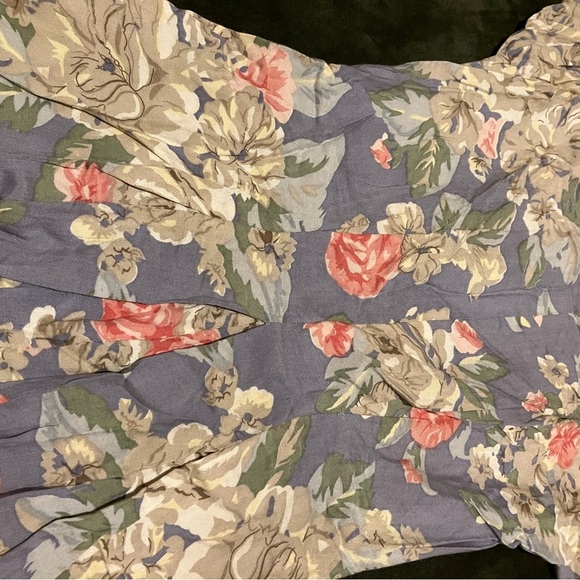 S. Roberts Floral Blouse - Picture 4 of 5